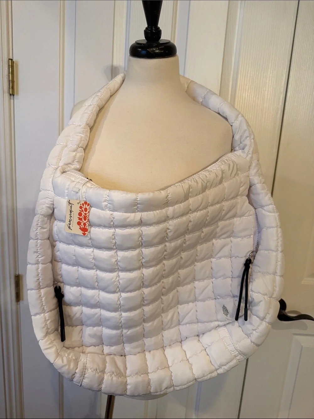 Quilted Oversized White Tote Bag - Lightweight Puffer Shoulder Bag - Picture 2 of 6